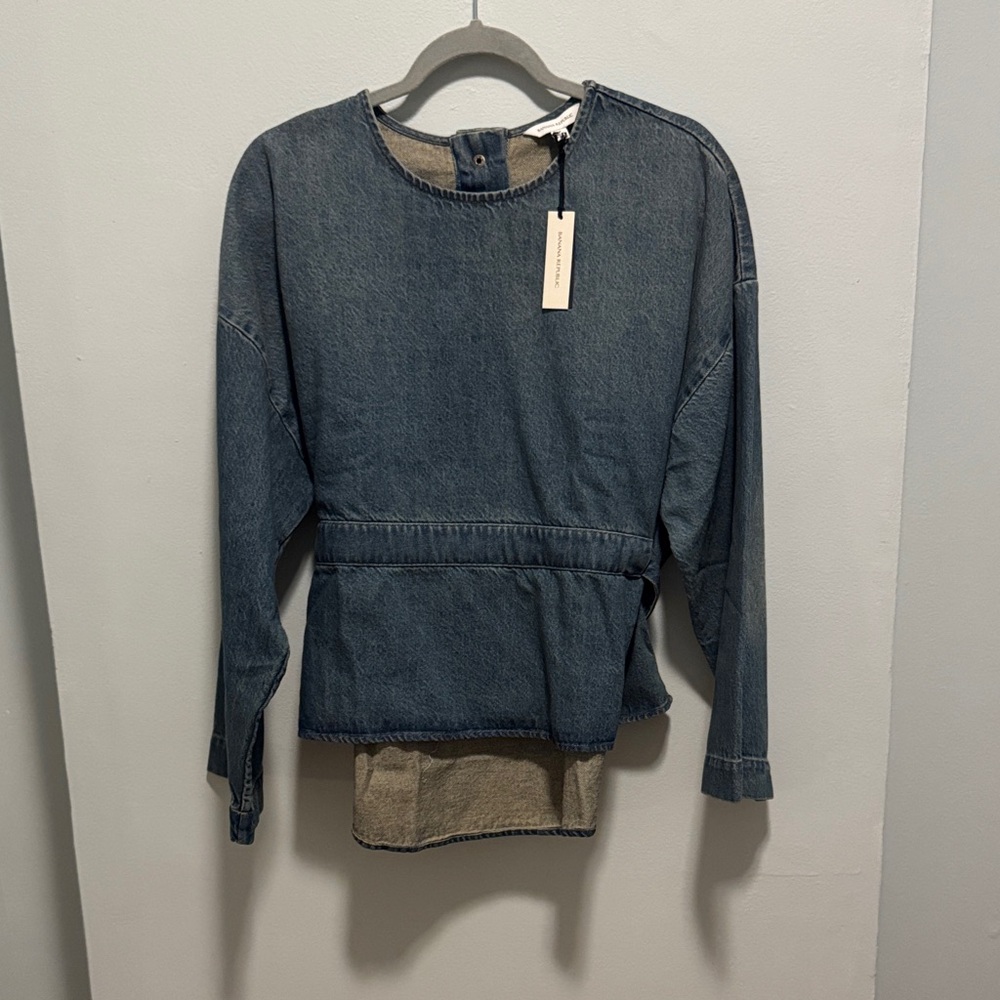Banana Republic Medium Denim Top in Light Blue Wash